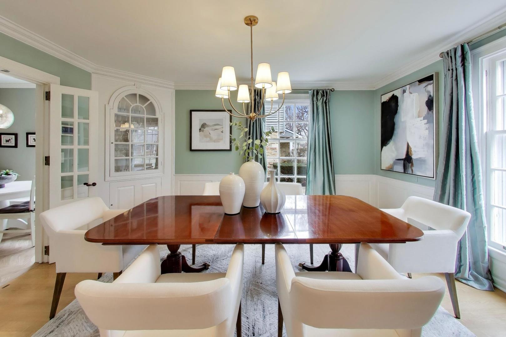 266 W Claremont Street, Elmhurst, IL 60126