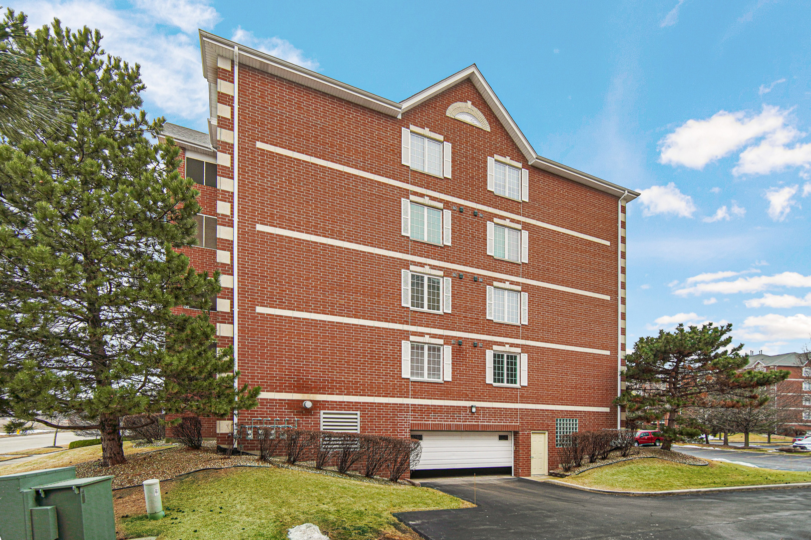 7920 Trinity Circle #4SW, Tinley Park, IL 60487