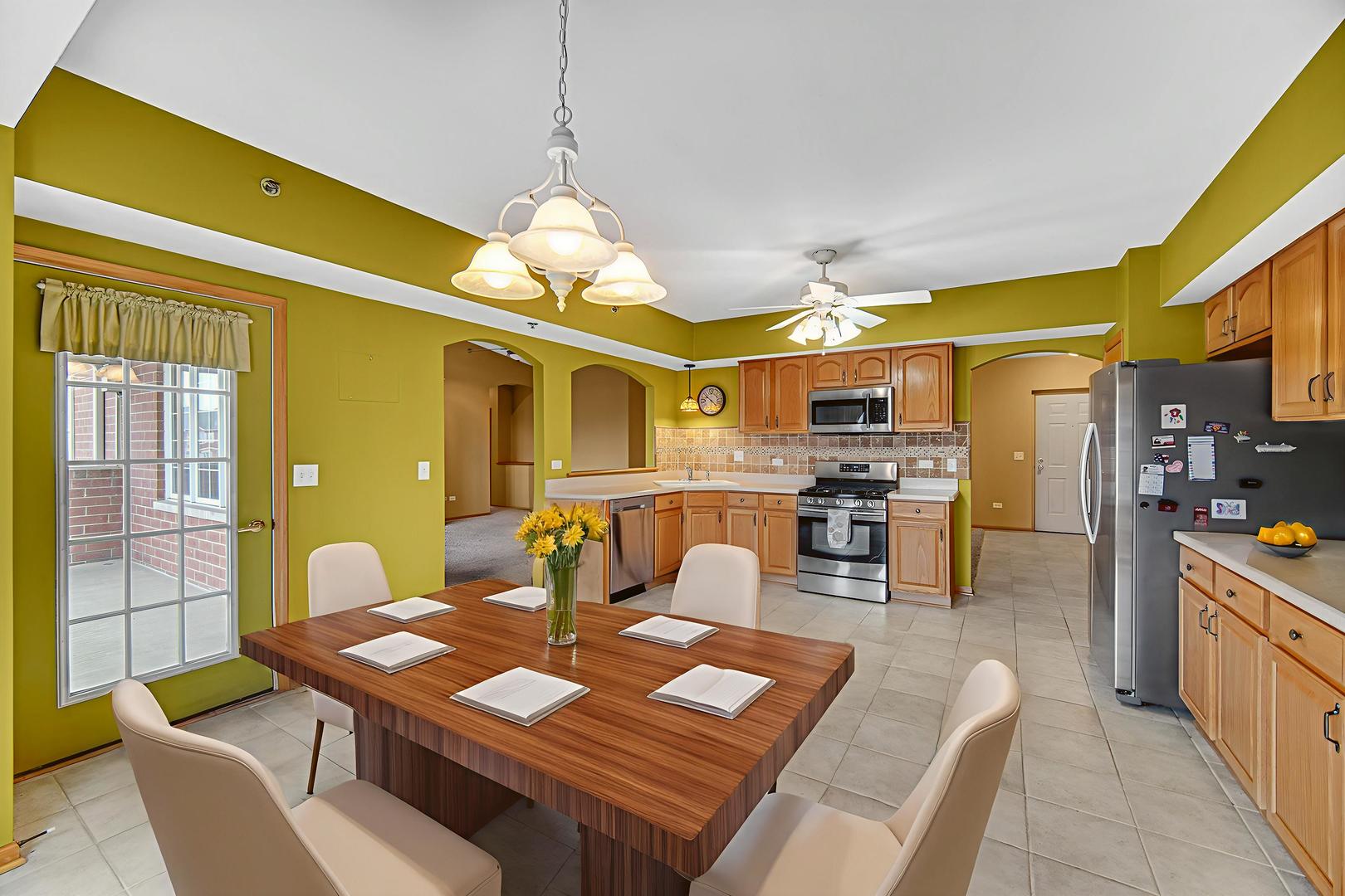 7920 Trinity Circle #4SW, Tinley Park, IL 60487