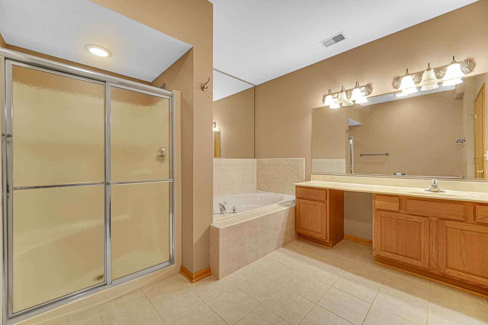 7920 Trinity Circle #4SW, Tinley Park, IL 60487