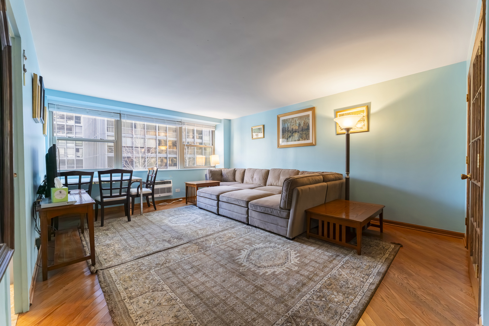 253 E Delaware Place #4E, Chicago, IL 60611