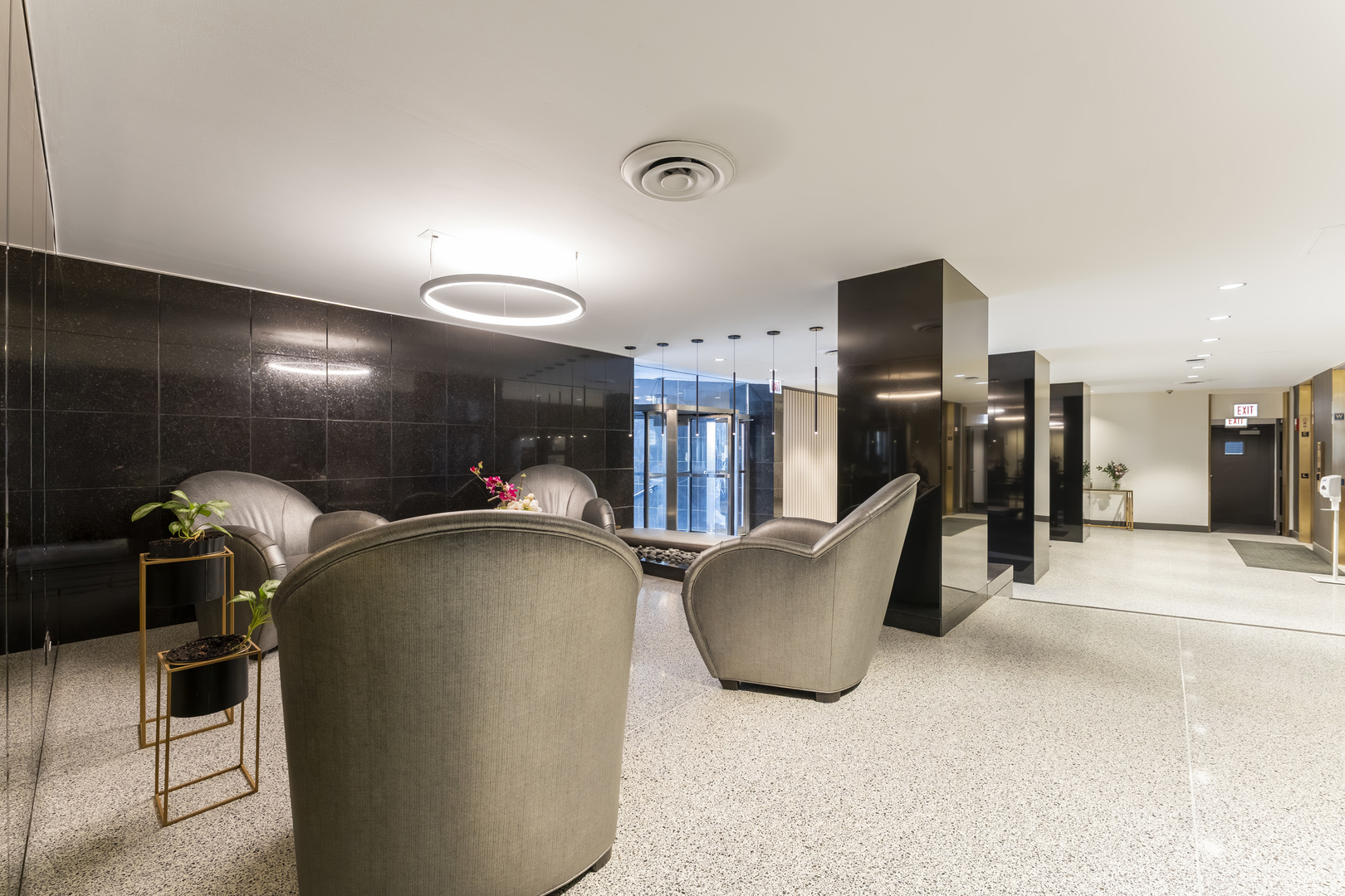 253 E Delaware Place #4E, Chicago, IL 60611