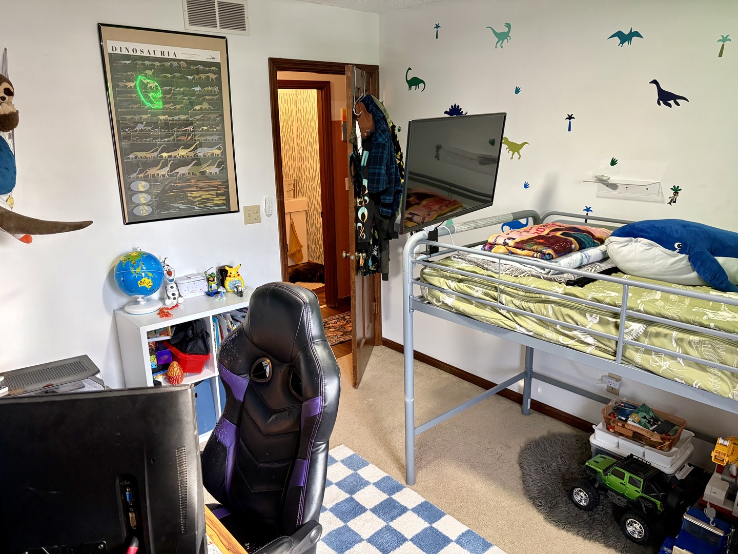 66 Holiday Drive, Clinton, IL 61727