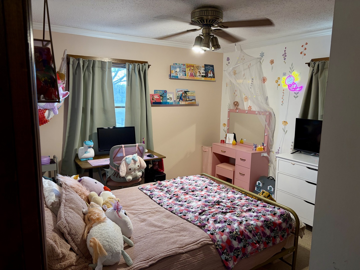 66 Holiday Drive, Clinton, IL 61727