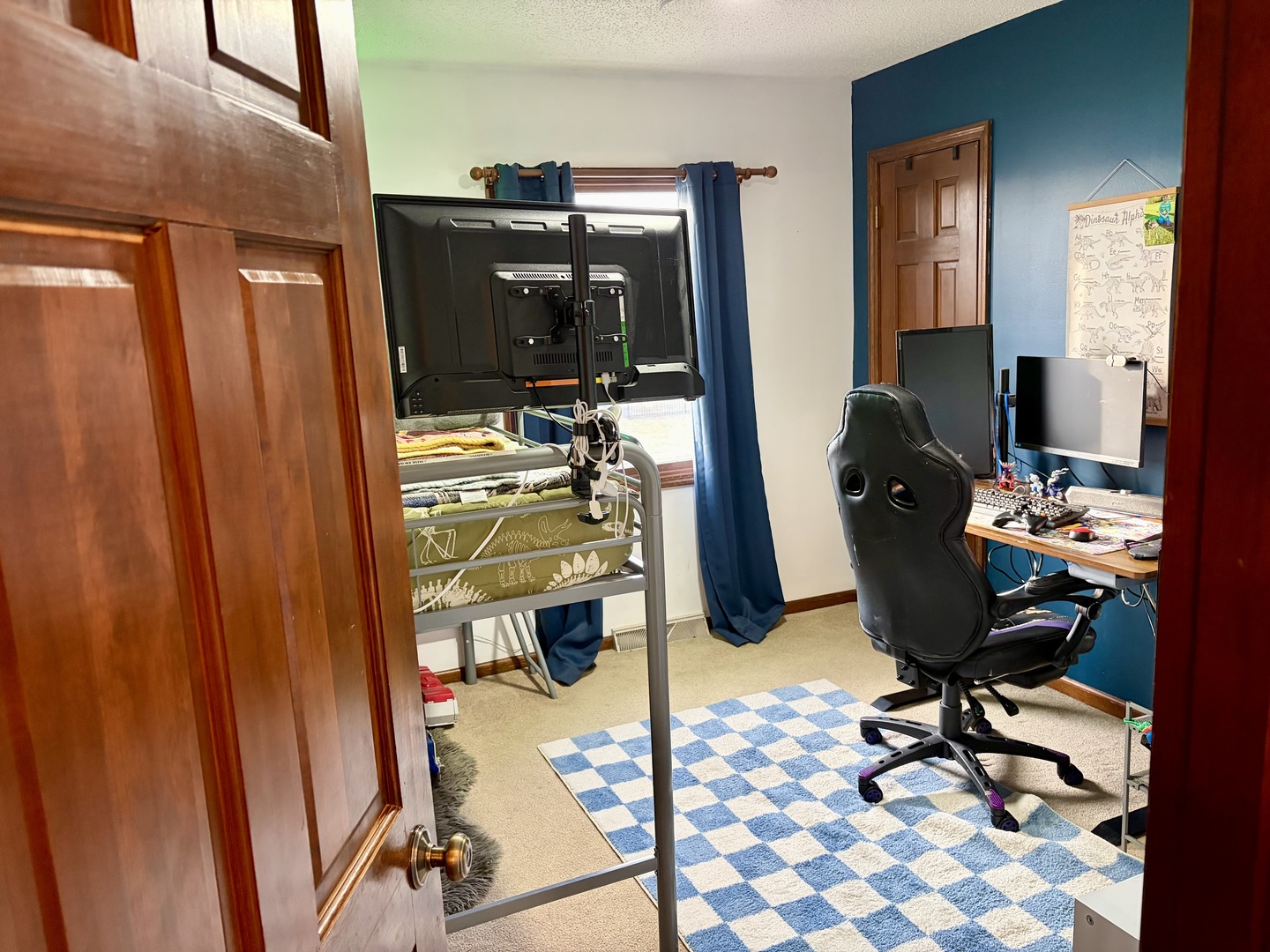 66 Holiday Drive, Clinton, IL 61727