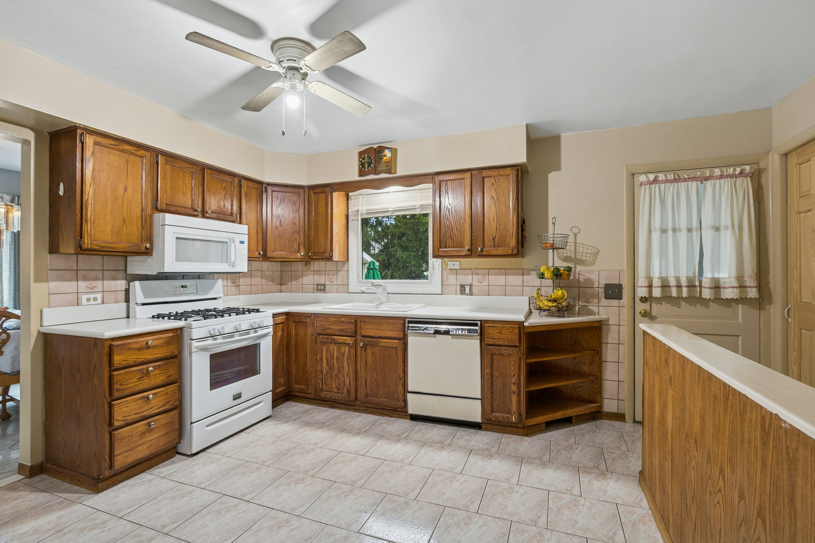 3821 Cheyenne Road, Gurnee, IL 60031