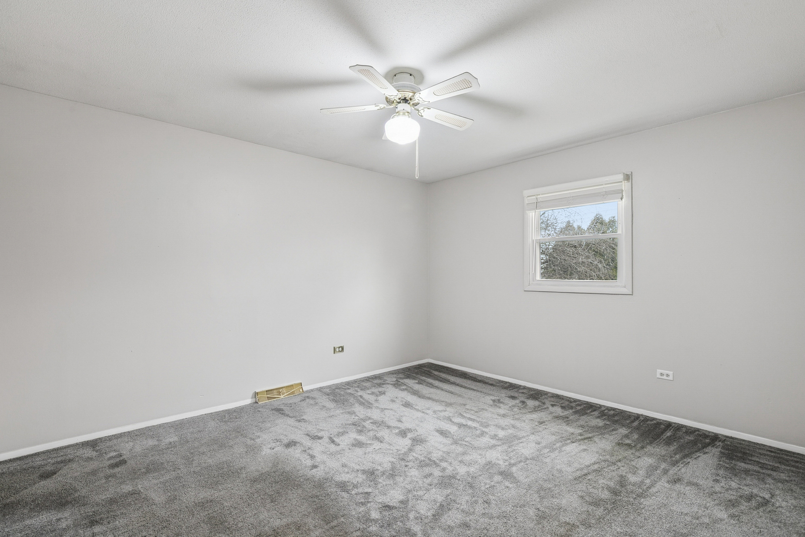 3821 Cheyenne Road, Gurnee, IL 60031