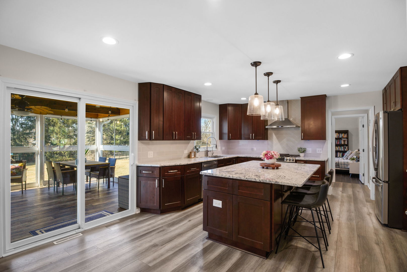 27942 N Lakeview Circle, McHenry, IL 60051