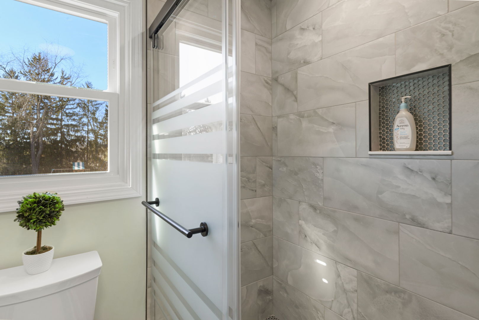 27942 N Lakeview Circle, McHenry, IL 60051