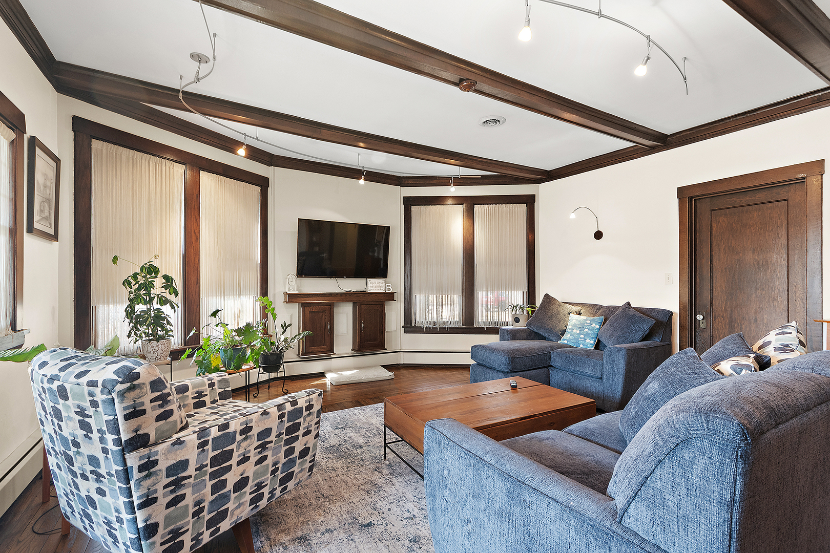 2158 Cedar Road, Homewood, IL 60430