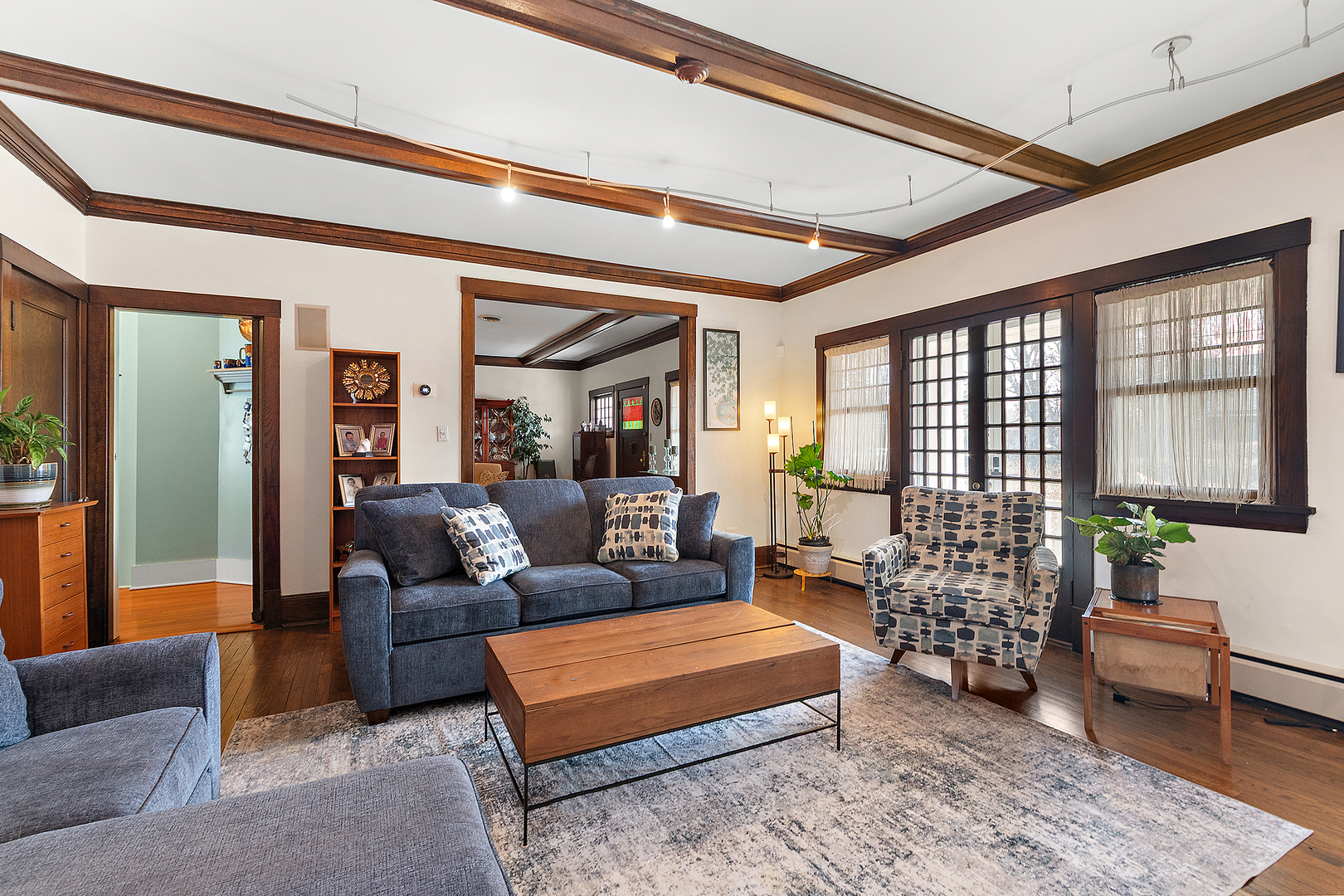 2158 Cedar Road, Homewood, IL 60430