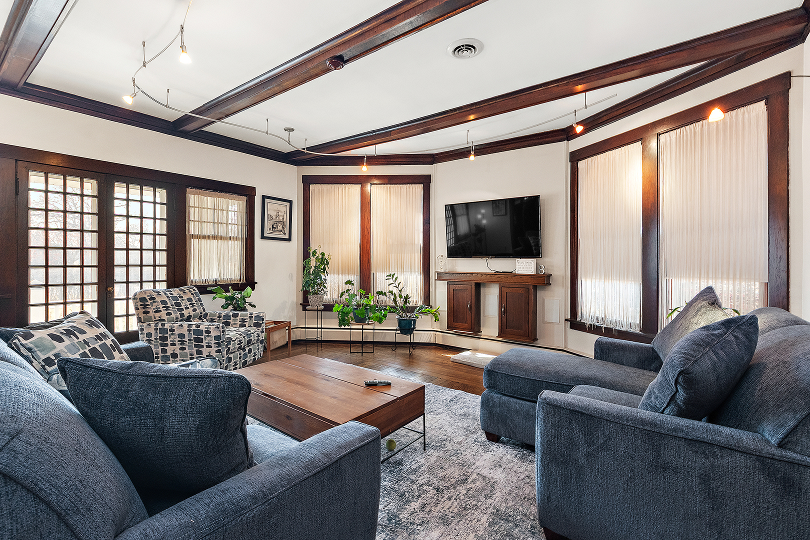 2158 Cedar Road, Homewood, IL 60430