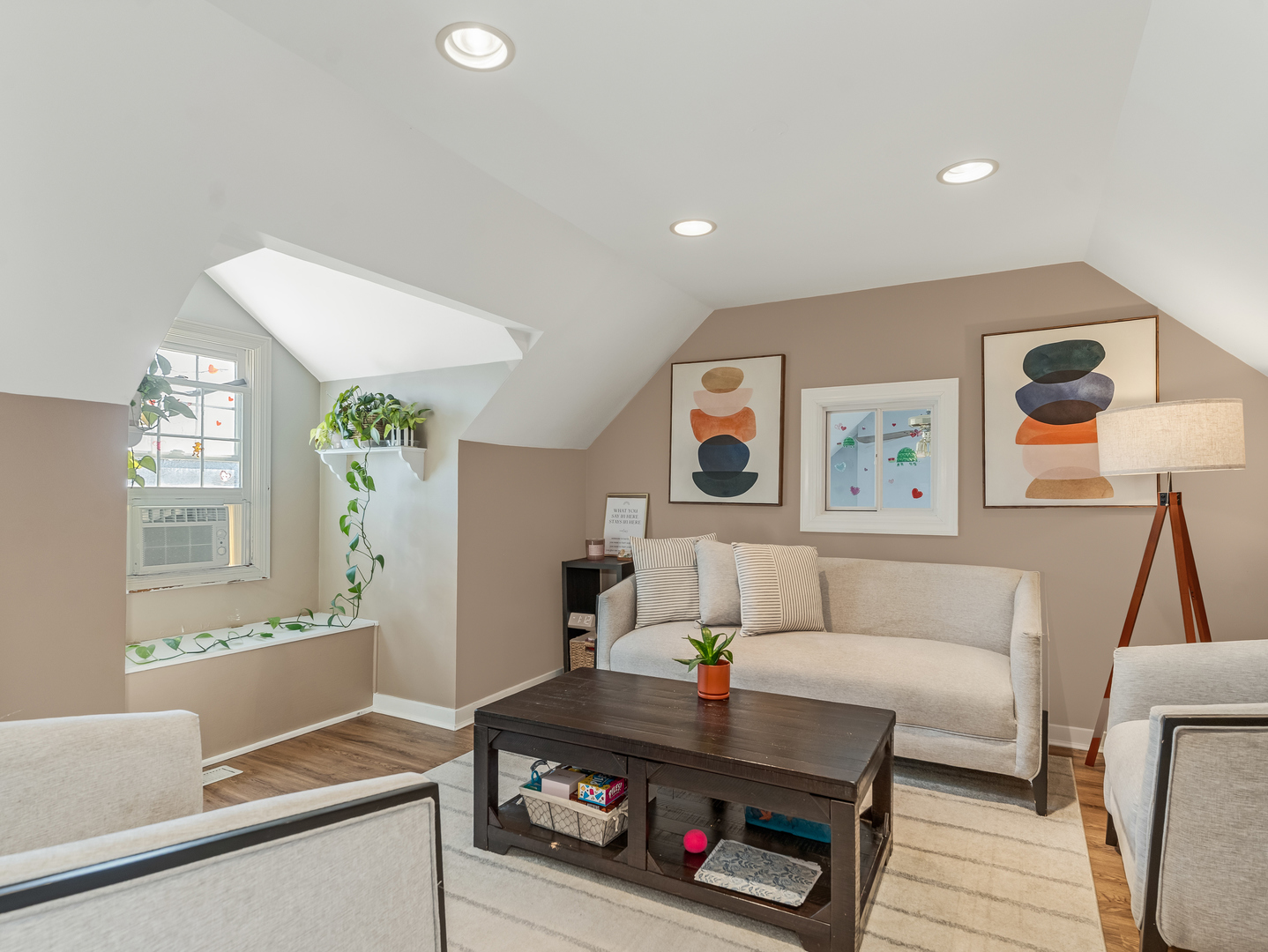 959 W Ogden Avenue, Naperville, IL 60563