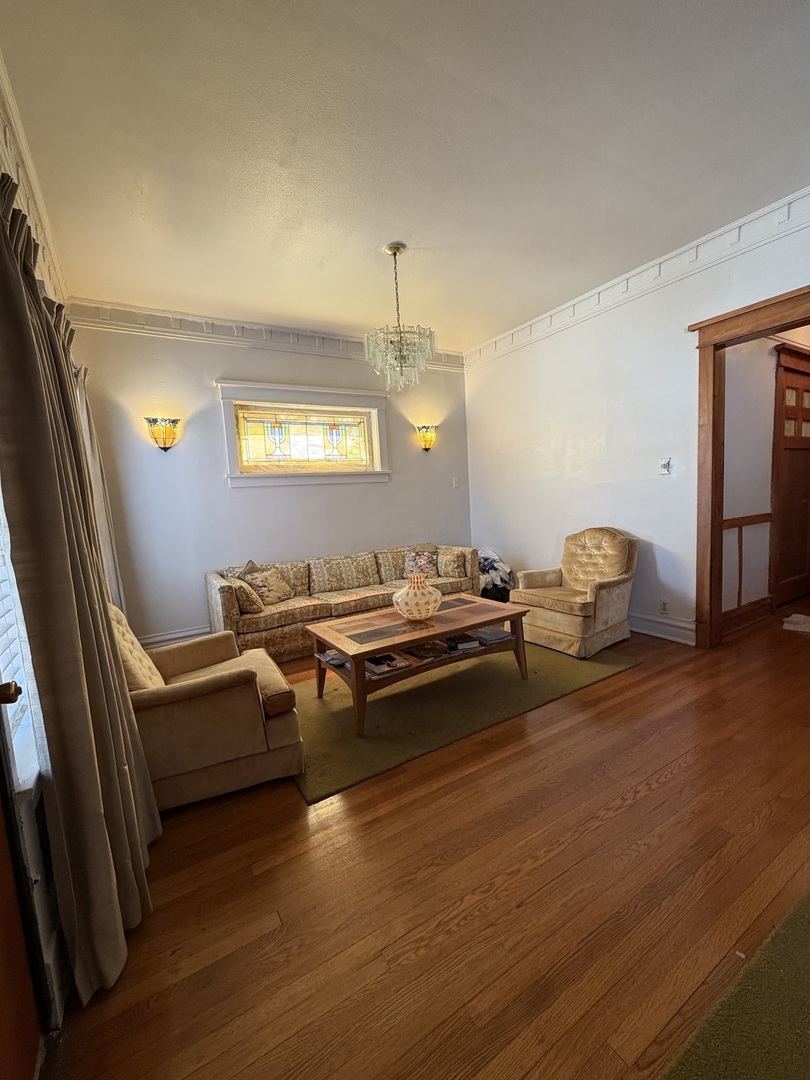 7332 S Luella Avenue, Chicago, IL 60649