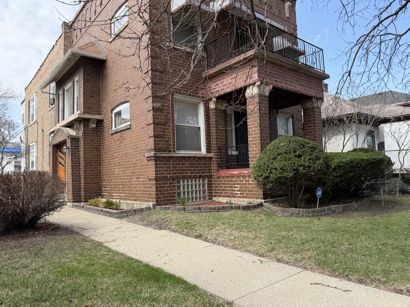 7332 S Luella Avenue, Chicago, IL 60649