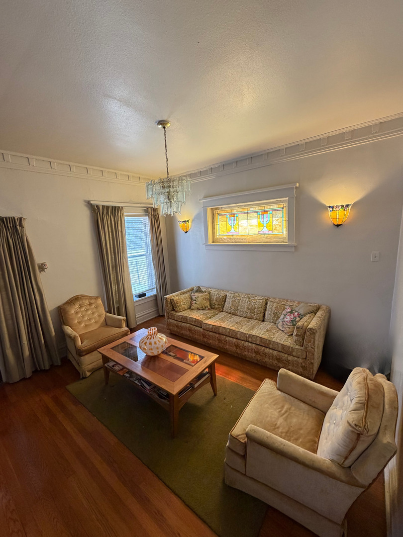 7332 S Luella Avenue, Chicago, IL 60649