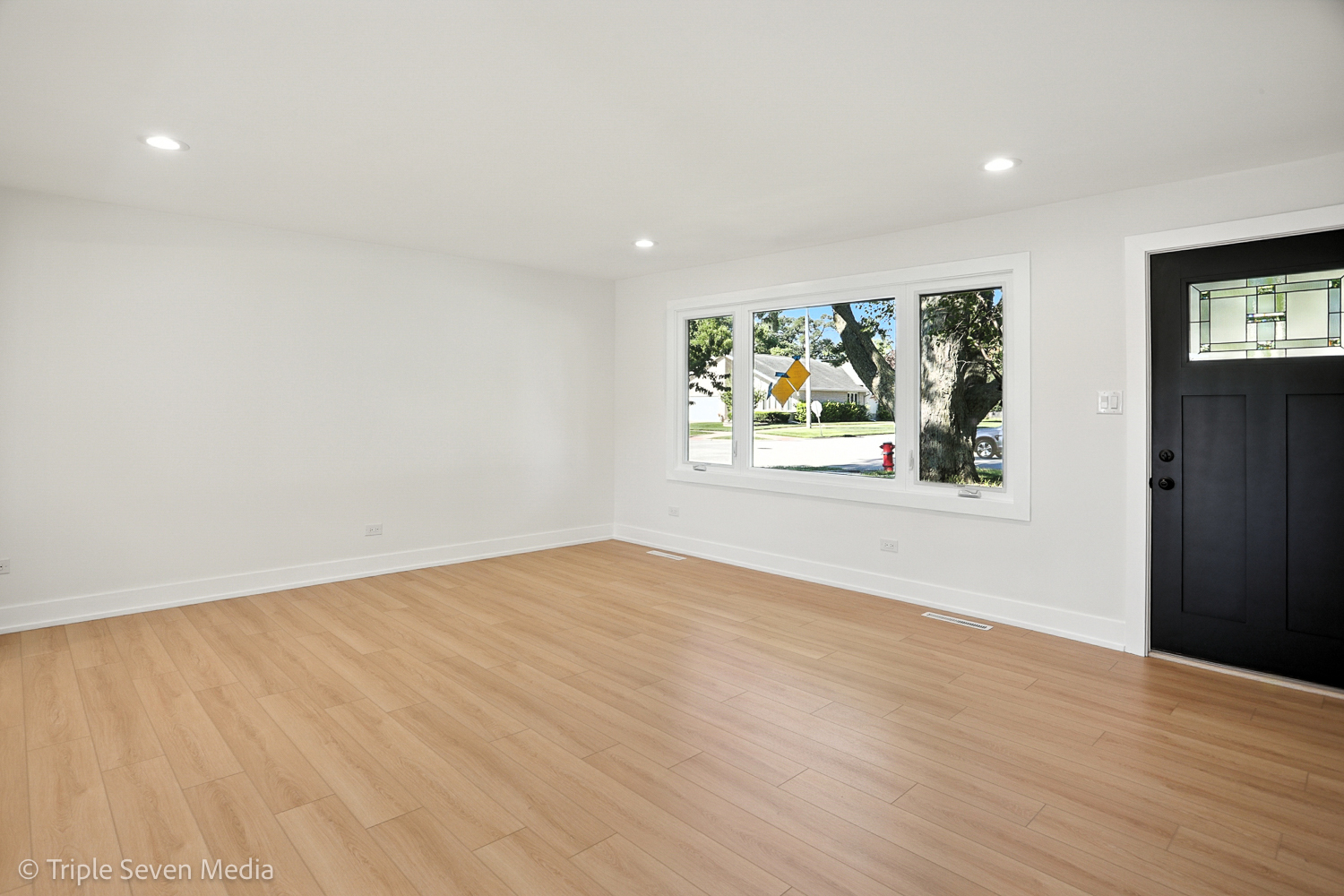 8053 Newland Avenue, Burbank, IL 60459