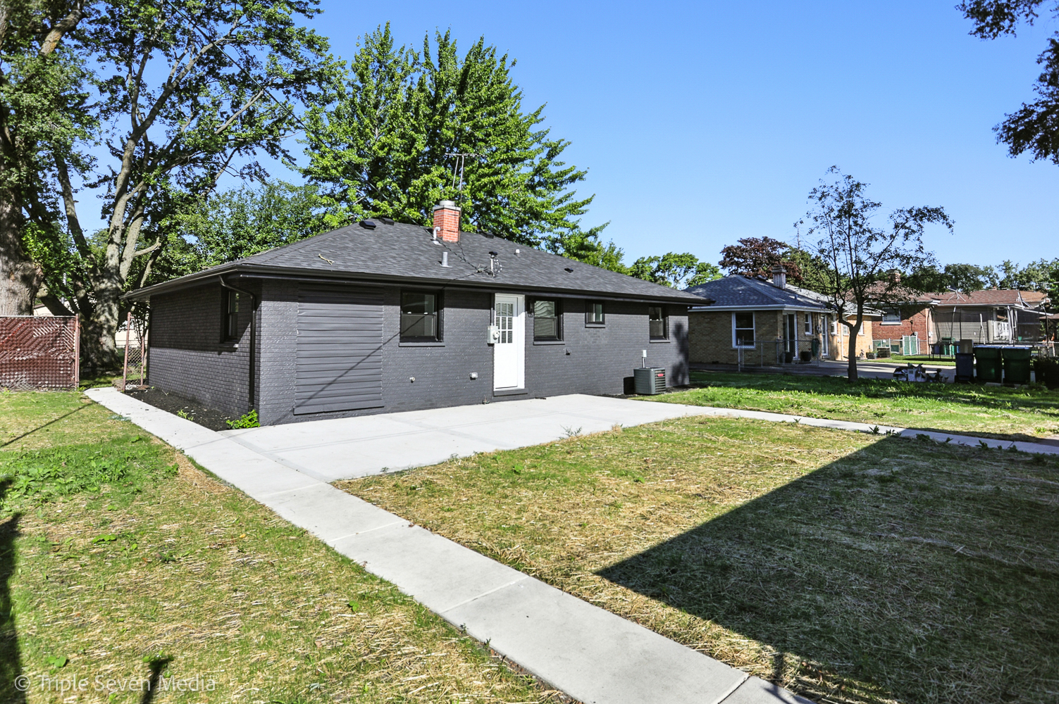 8053 Newland Avenue, Burbank, IL 60459