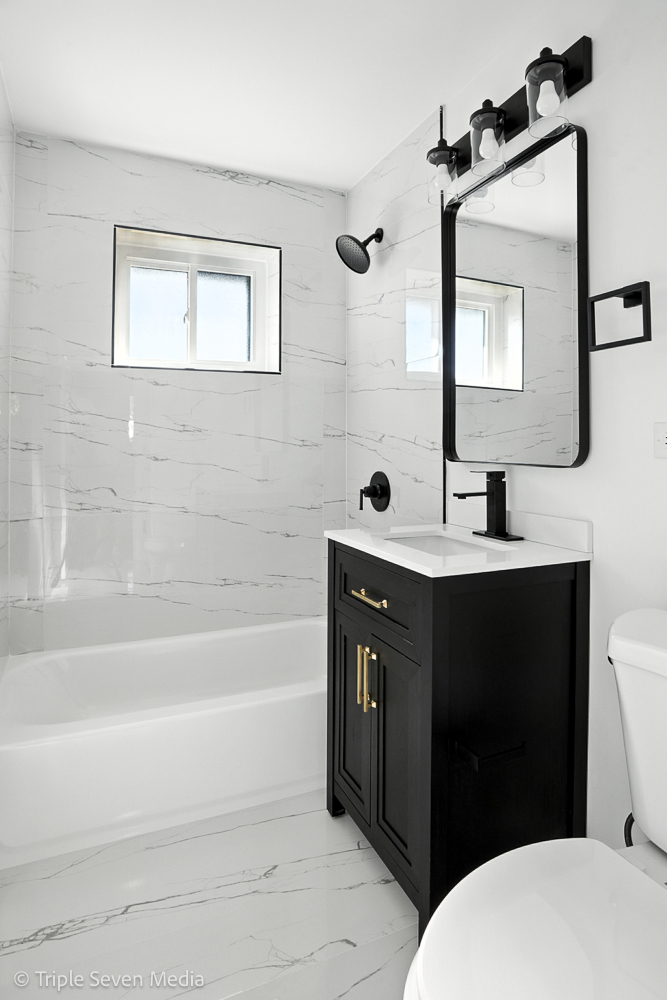 8053 Newland Avenue, Burbank, IL 60459