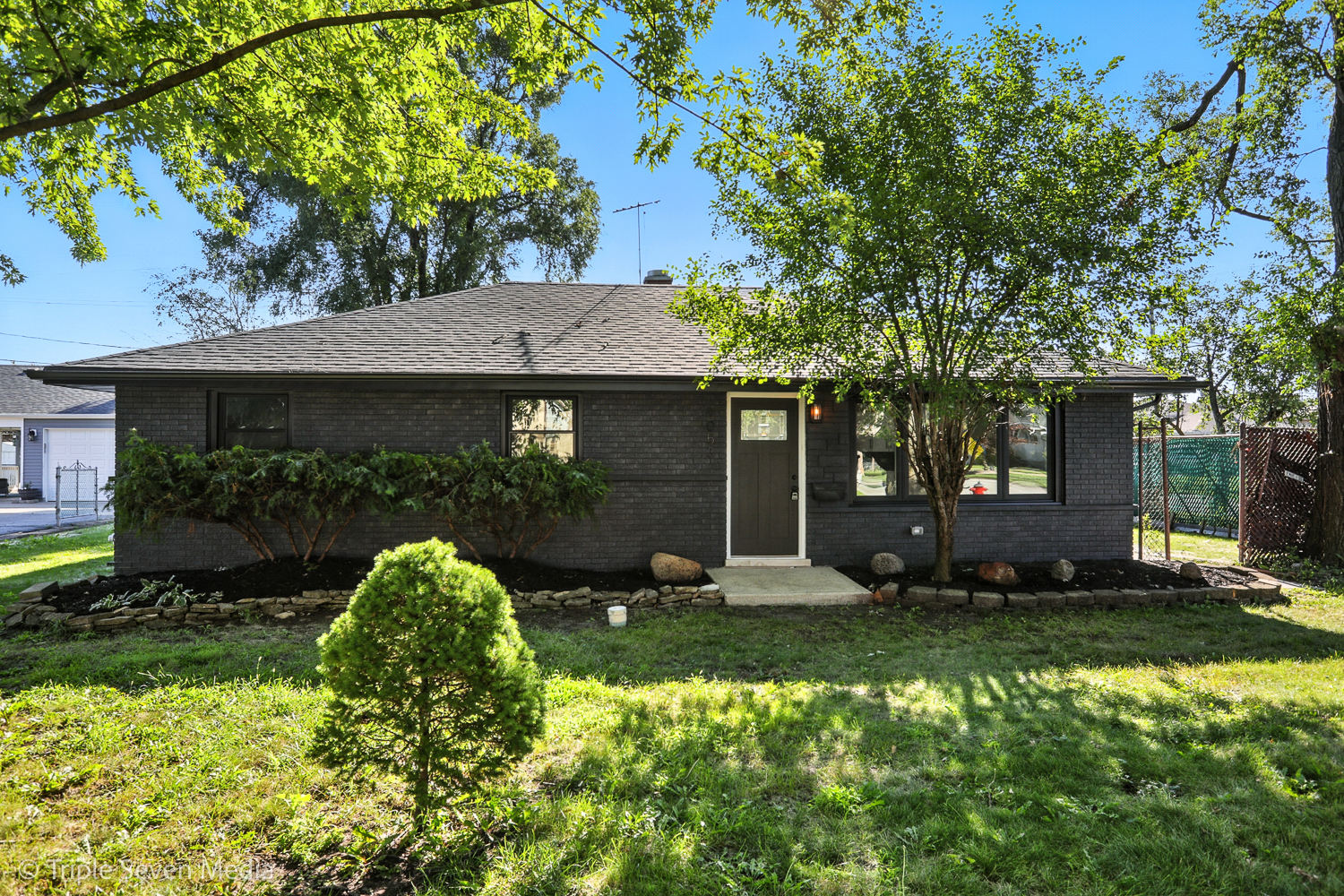 8053 Newland Avenue, Burbank, IL 60459