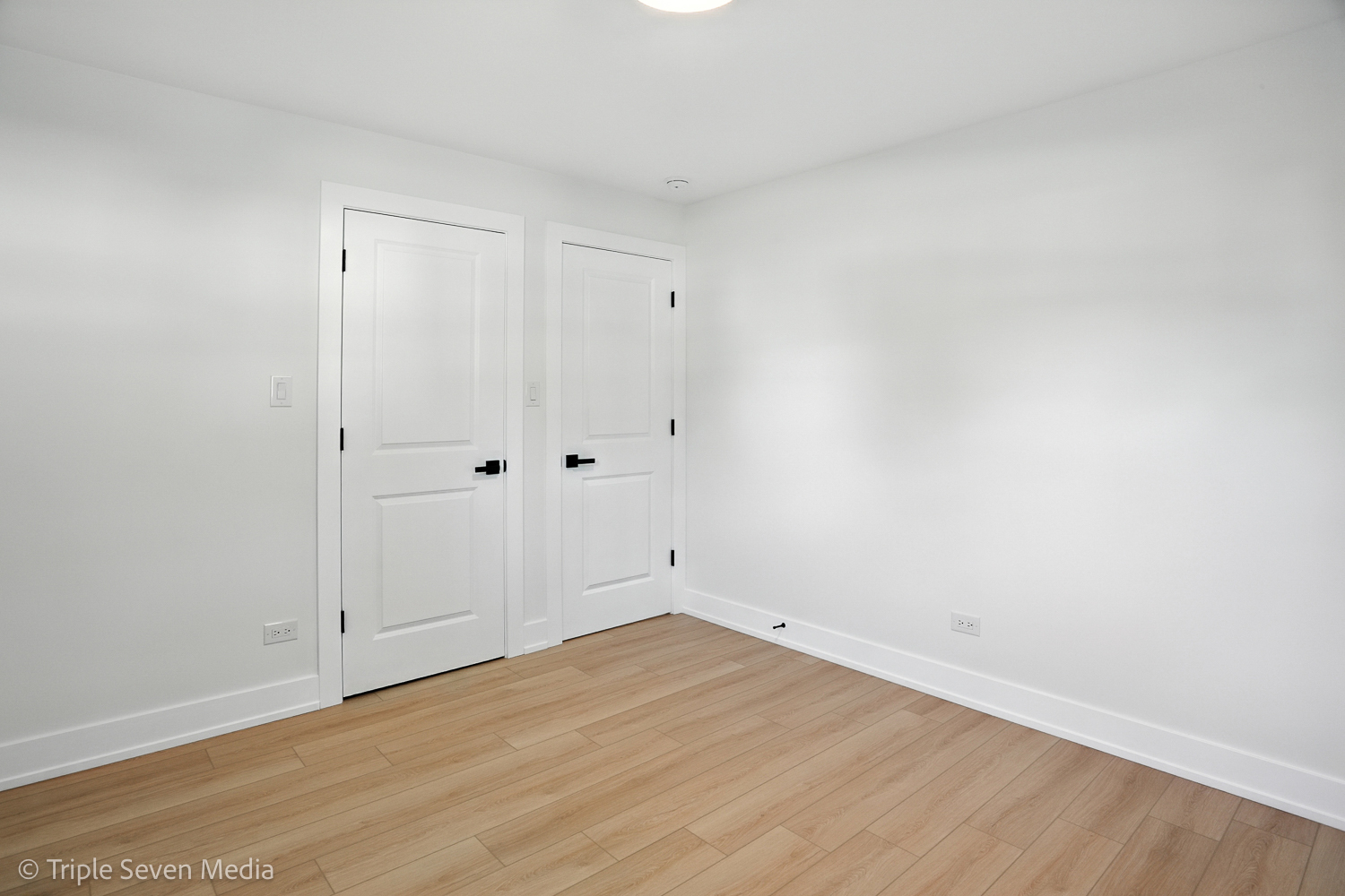 8053 Newland Avenue, Burbank, IL 60459