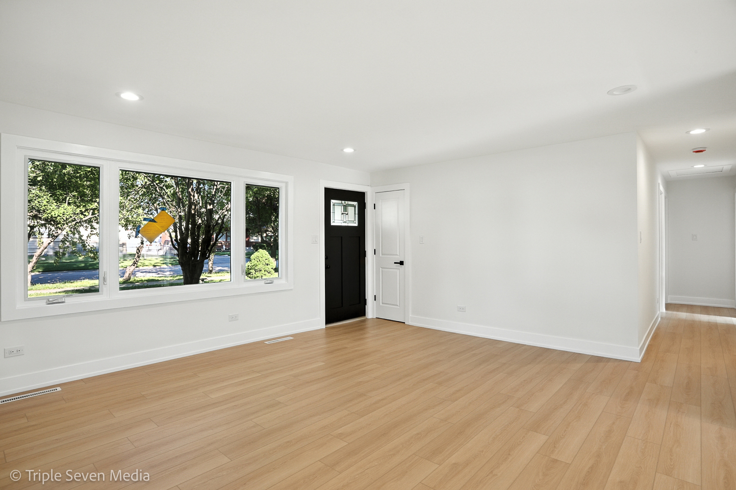 8053 Newland Avenue, Burbank, IL 60459