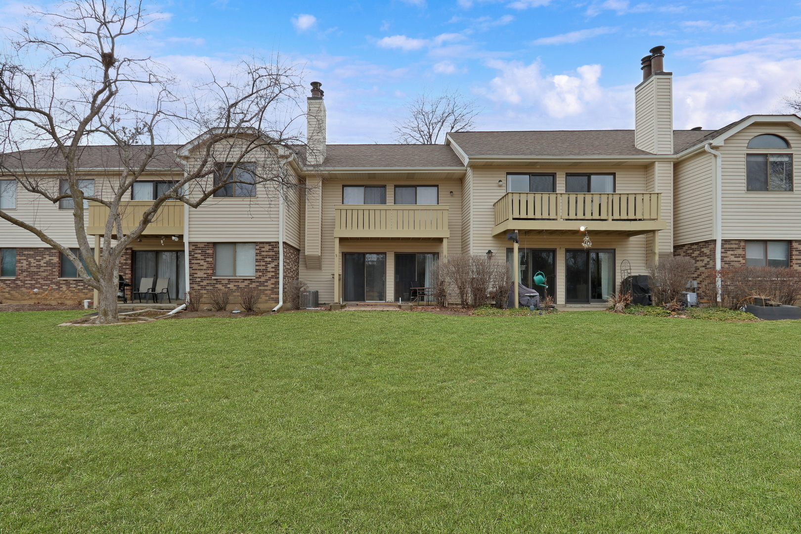5231 Rockpointe Court #5231, Gurnee, IL 60031