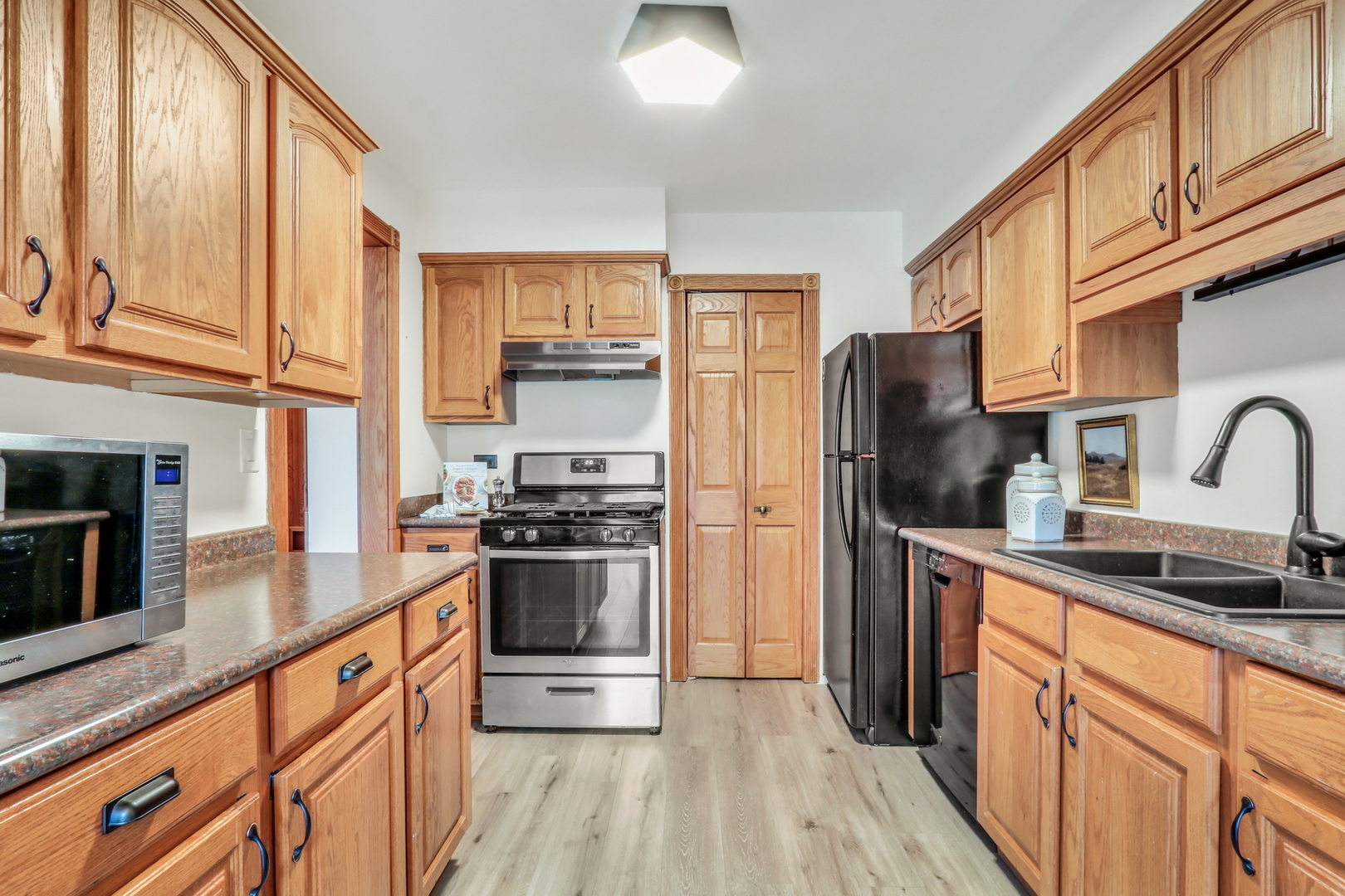 5231 Rockpointe Court #5231, Gurnee, IL 60031