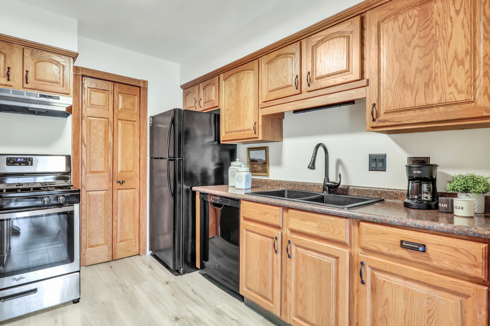 5231 Rockpointe Court #5231, Gurnee, IL 60031