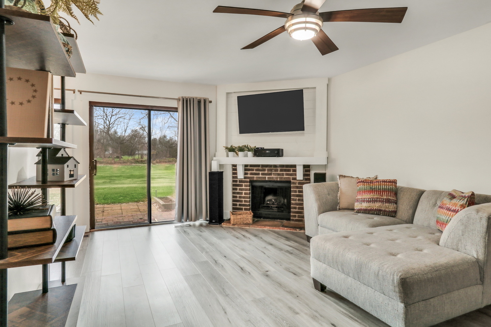 5231 Rockpointe Court #5231, Gurnee, IL 60031