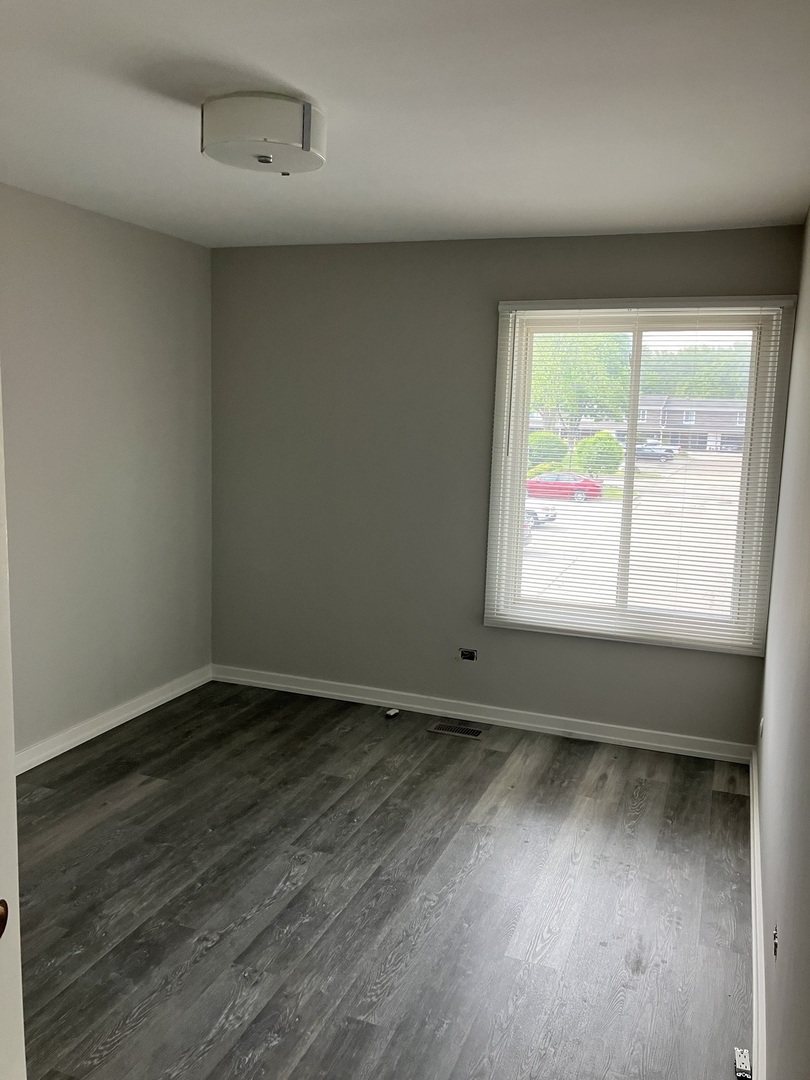 7 Cour Deauville Court, Palos Hills, IL 60465