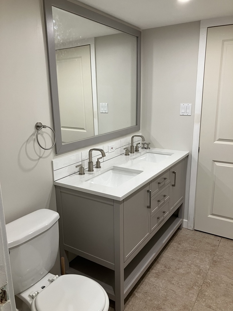 7 Cour Deauville Court, Palos Hills, IL 60465