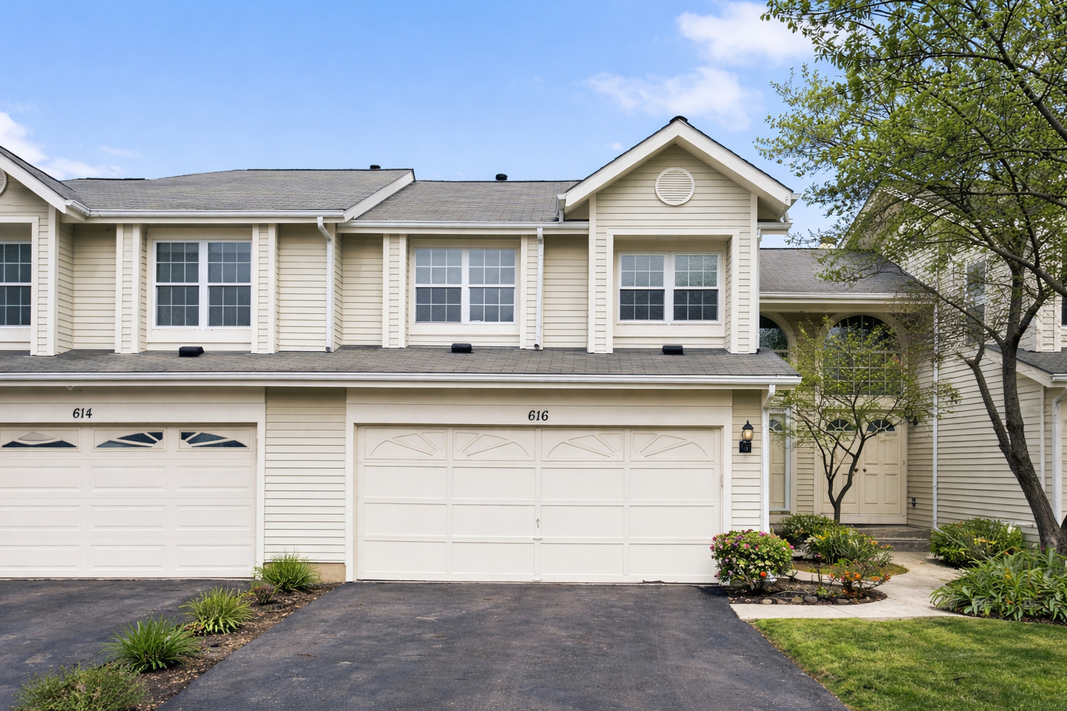 616 Manomet Court, Schaumburg, IL 60173