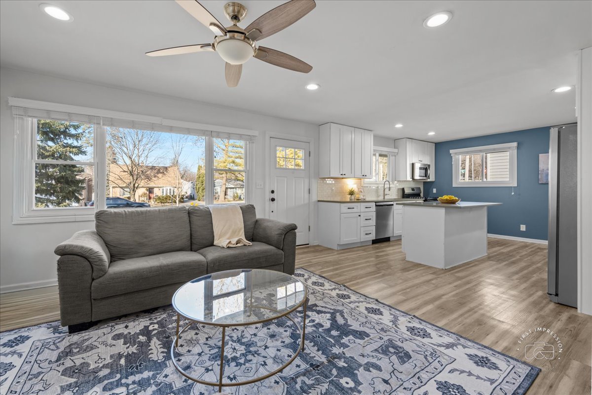 130 Division Street, Geneva, IL 60134