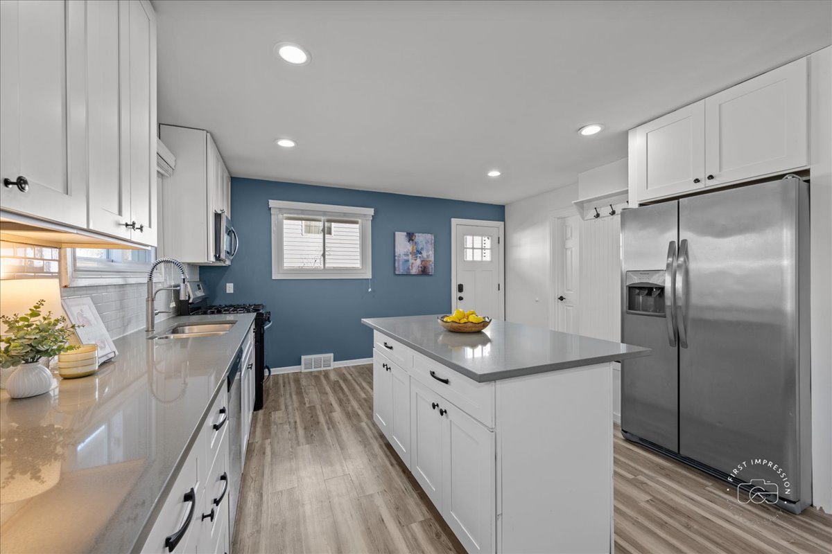 130 Division Street, Geneva, IL 60134