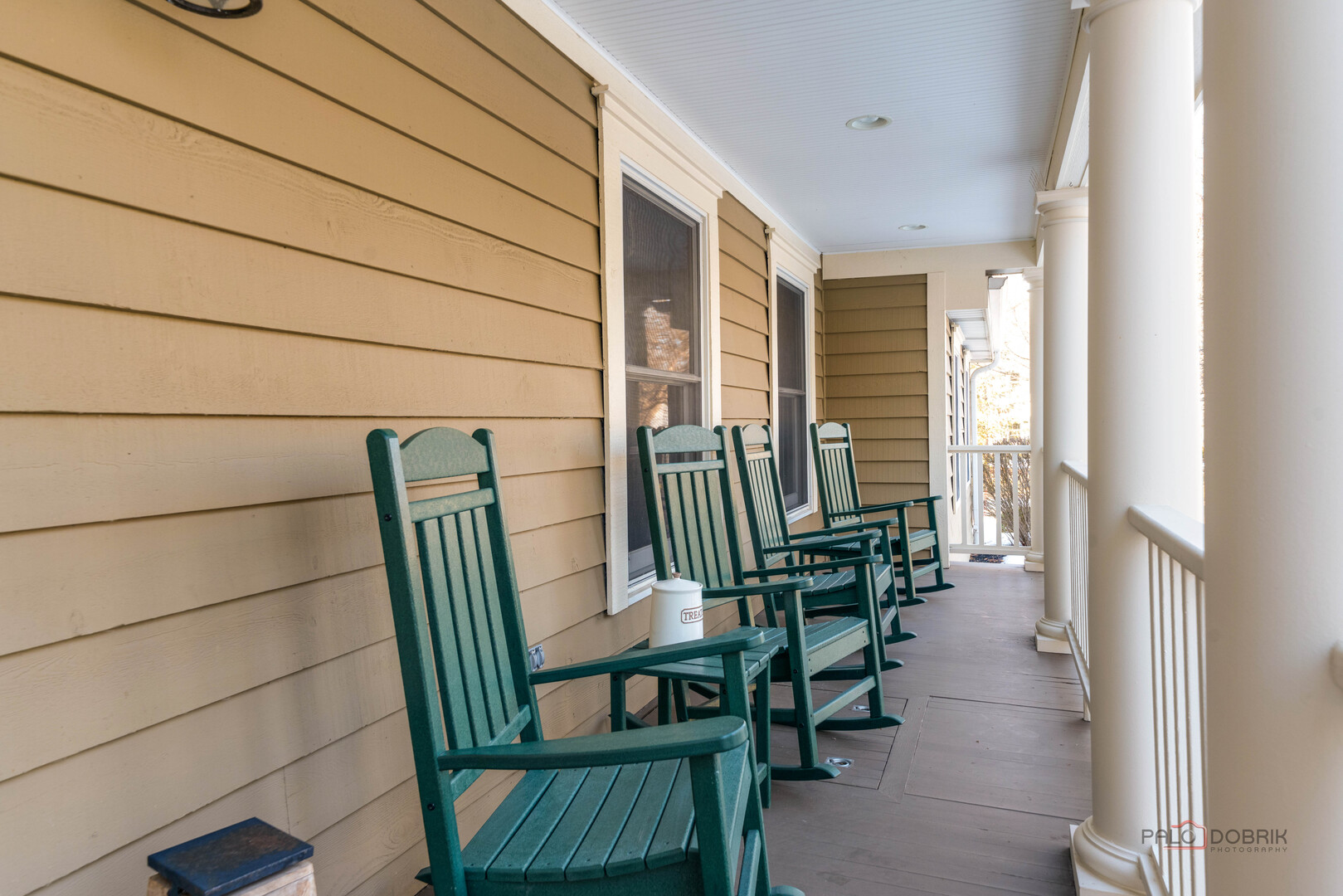 331 E Winchester Road, Libertyville, IL 60048