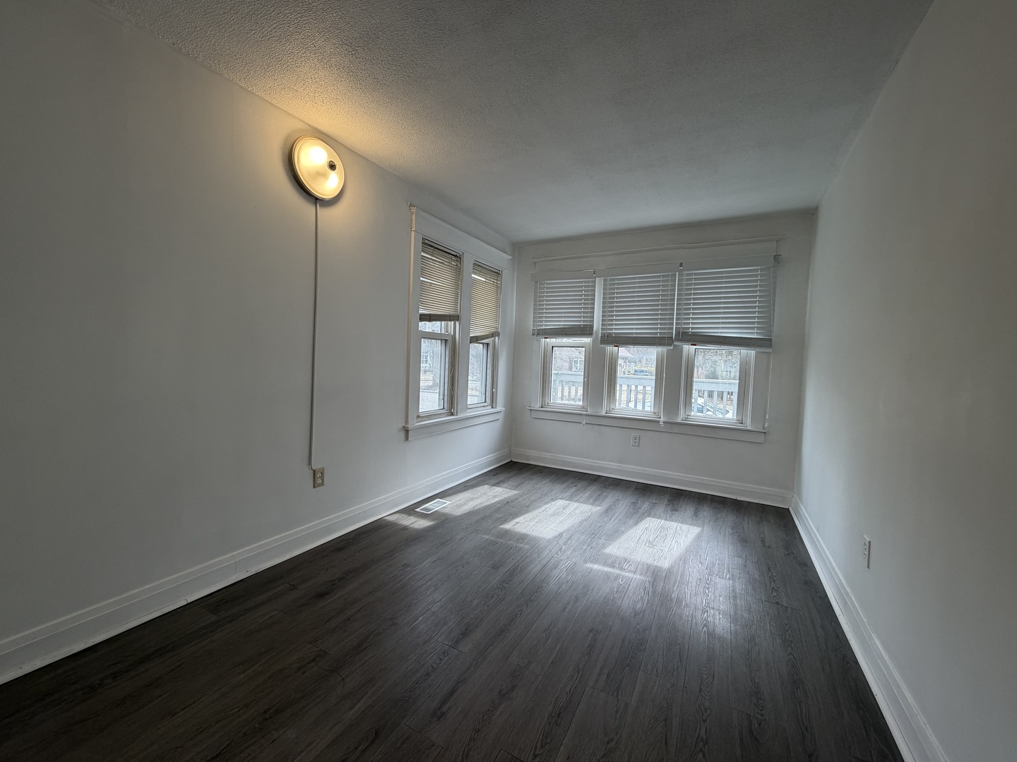 215 Fuller Road, Hinsdale, IL 60521