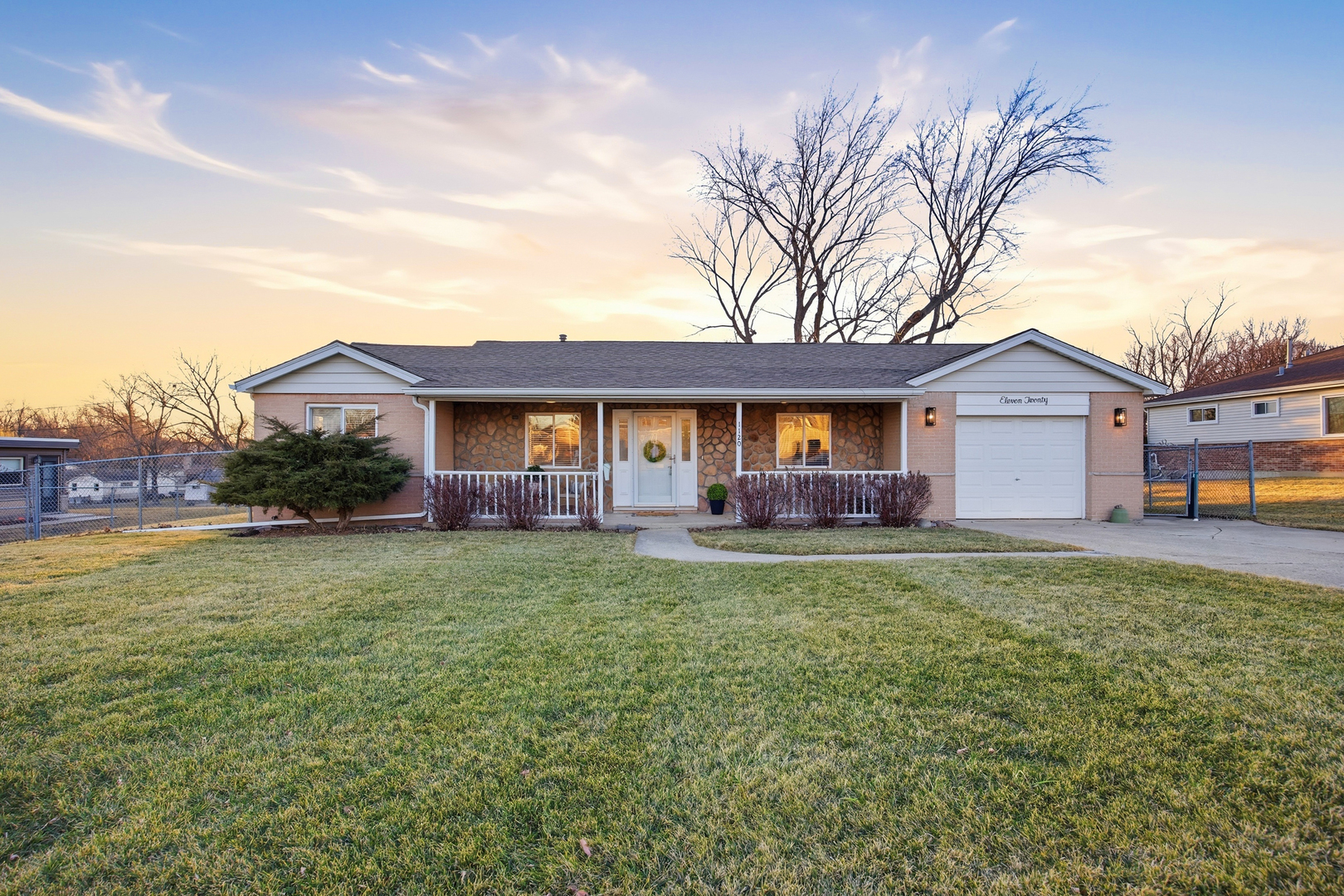 1120 N Bluebonnet Lane, Hoffman Estates, IL 60169