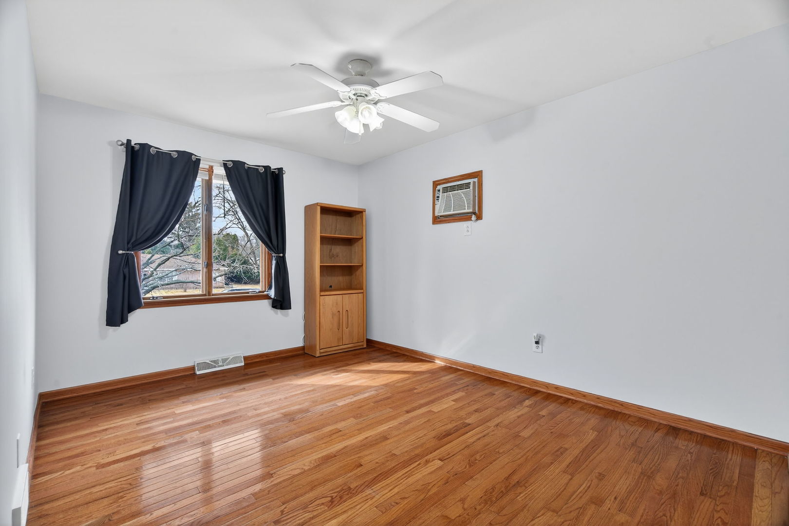 15 E Cedar Court, Yorkville, IL 60560