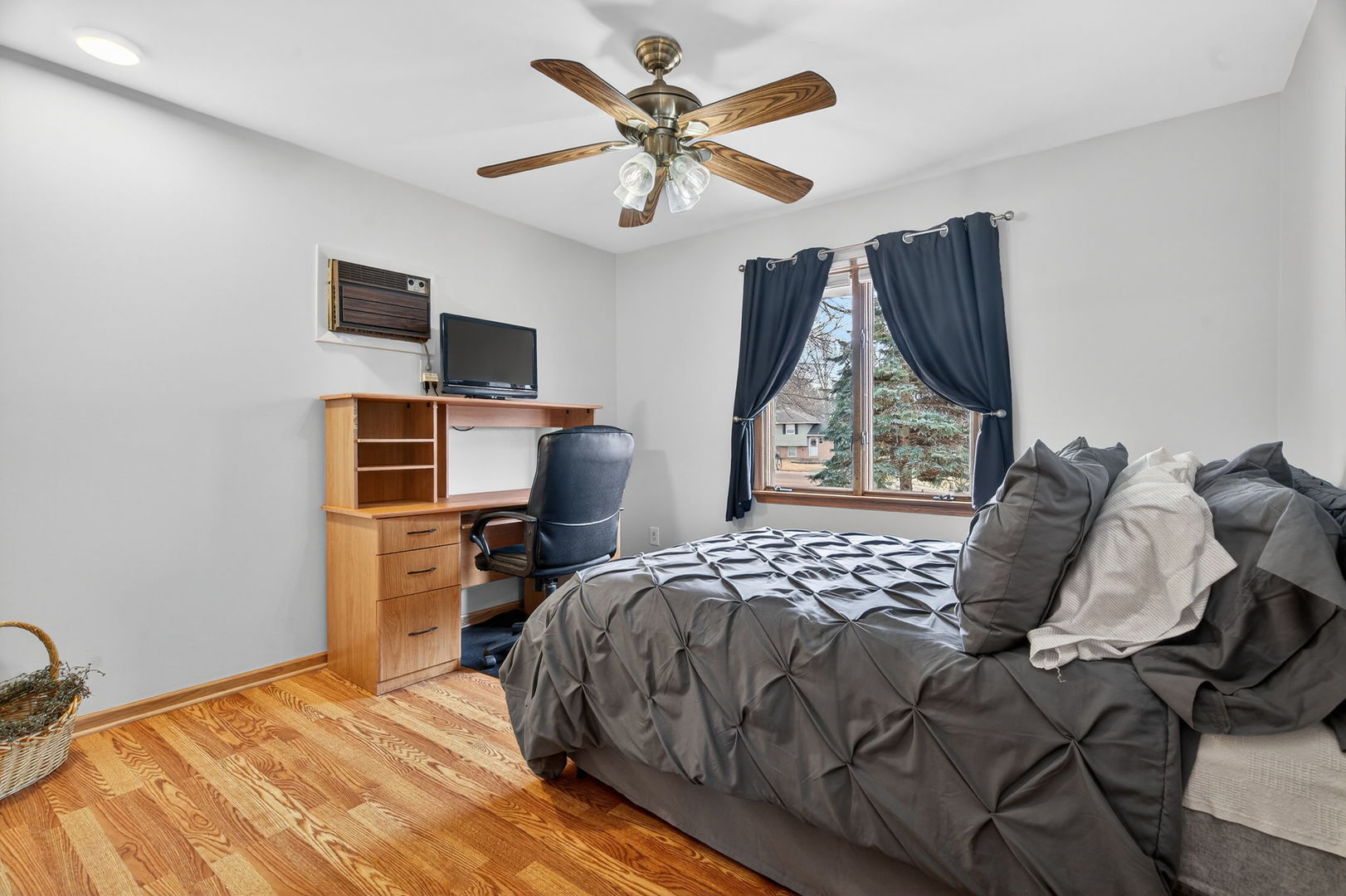 15 E Cedar Court, Yorkville, IL 60560