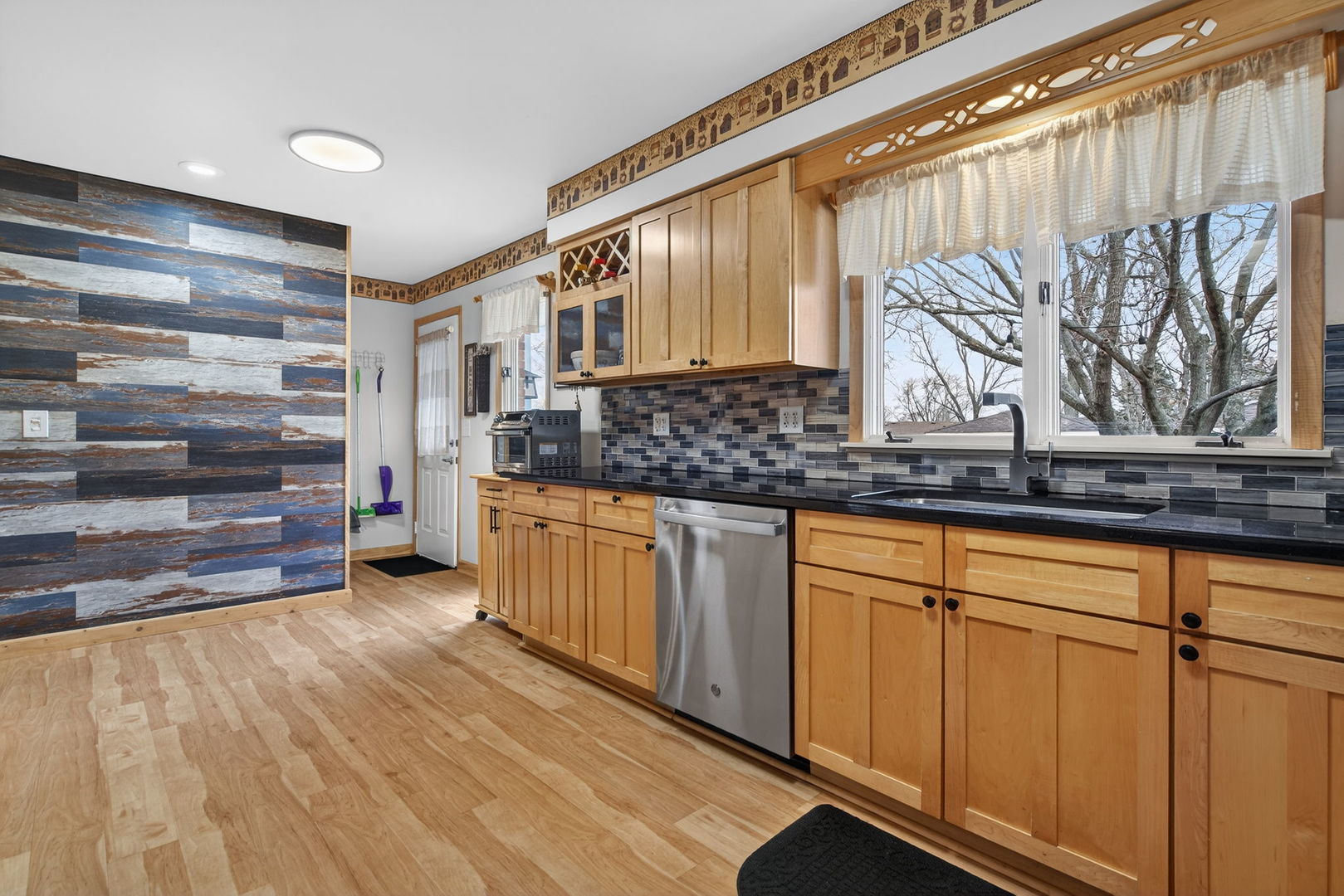 15 E Cedar Court, Yorkville, IL 60560