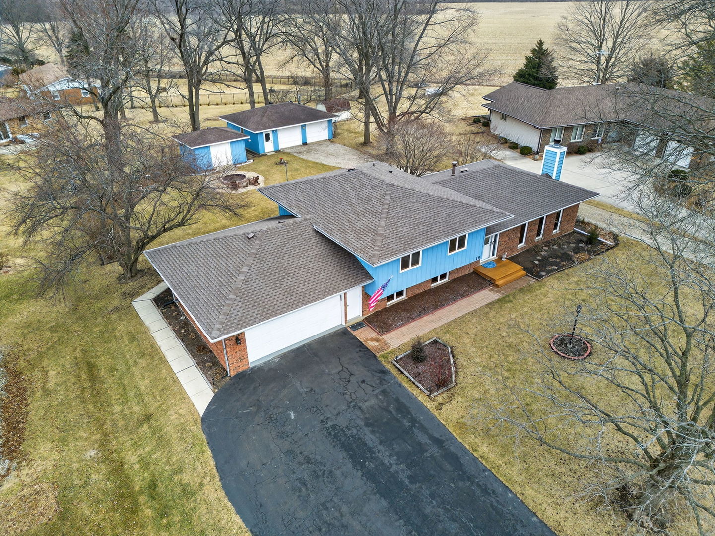 15 E Cedar Court, Yorkville, IL 60560