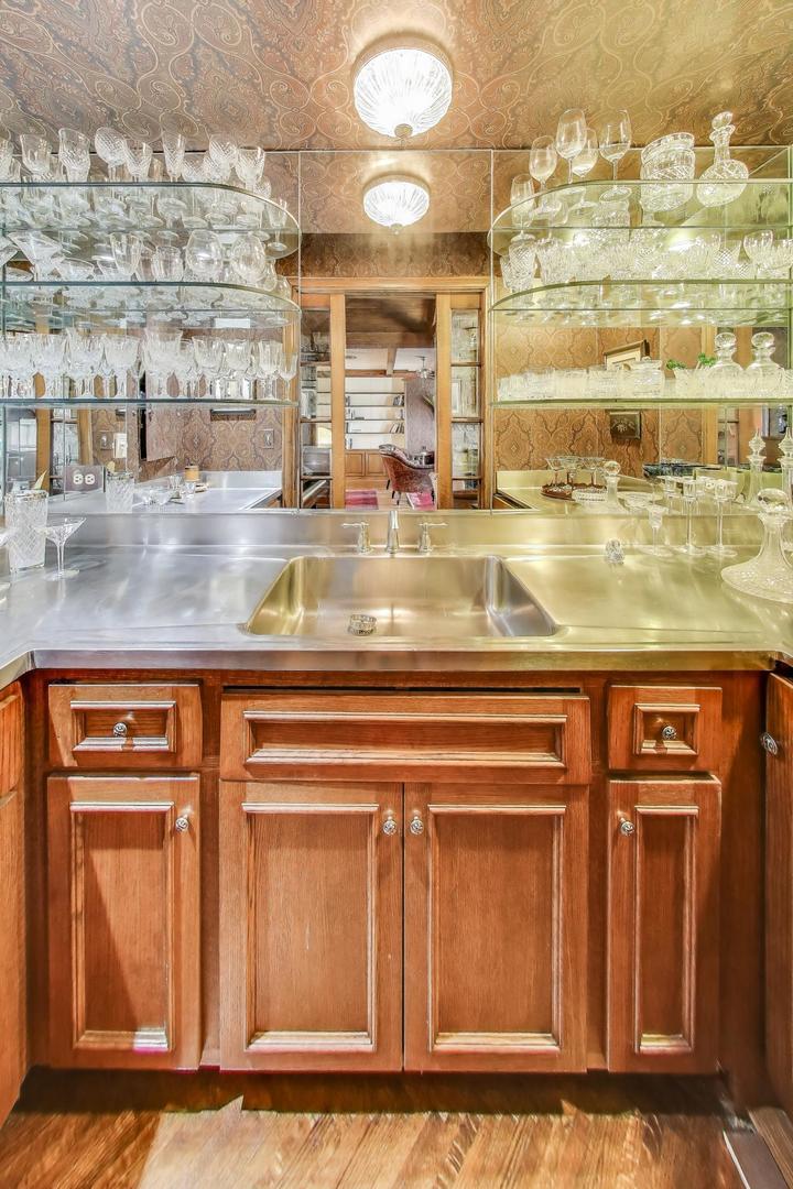 6500 Shady Lane, Burr Ridge, IL 60527