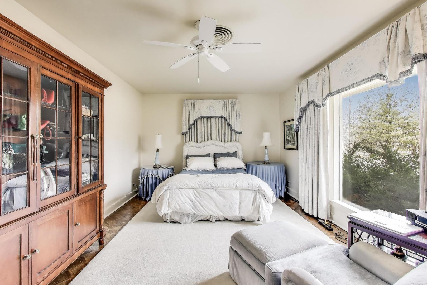 6500 Shady Lane, Burr Ridge, IL 60527