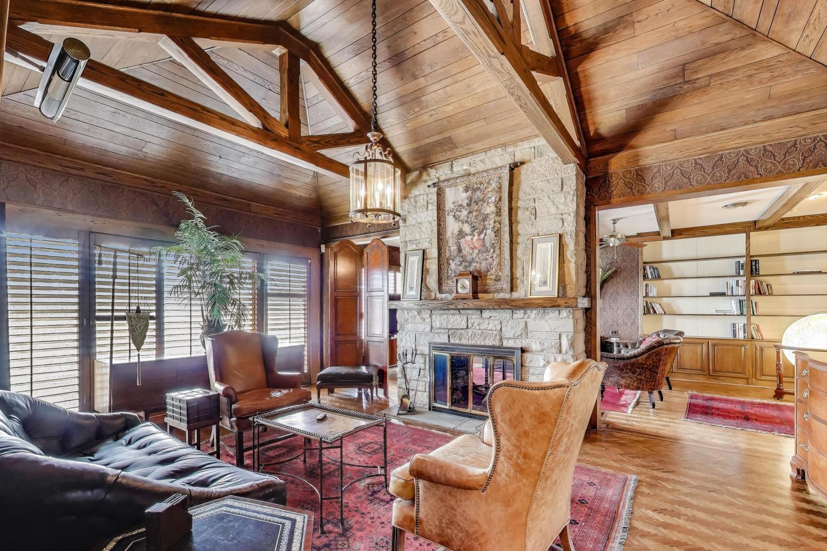 6500 Shady Lane, Burr Ridge, IL 60527