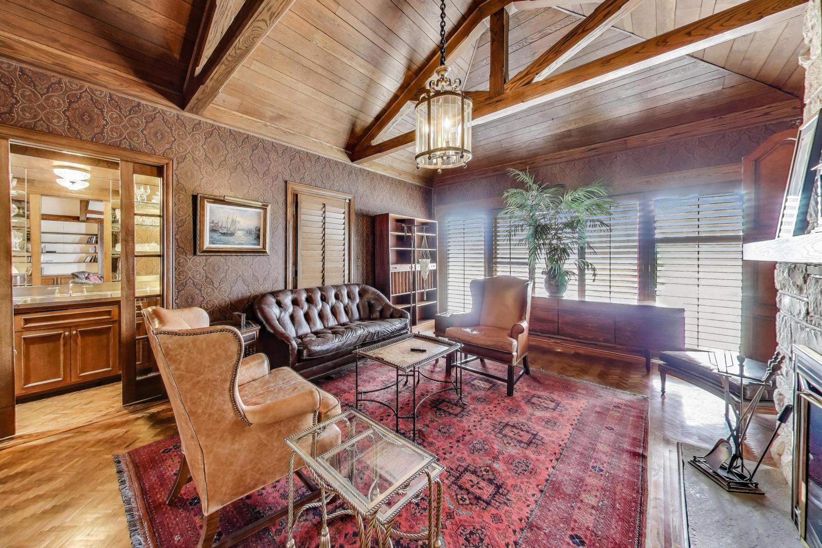 6500 Shady Lane, Burr Ridge, IL 60527