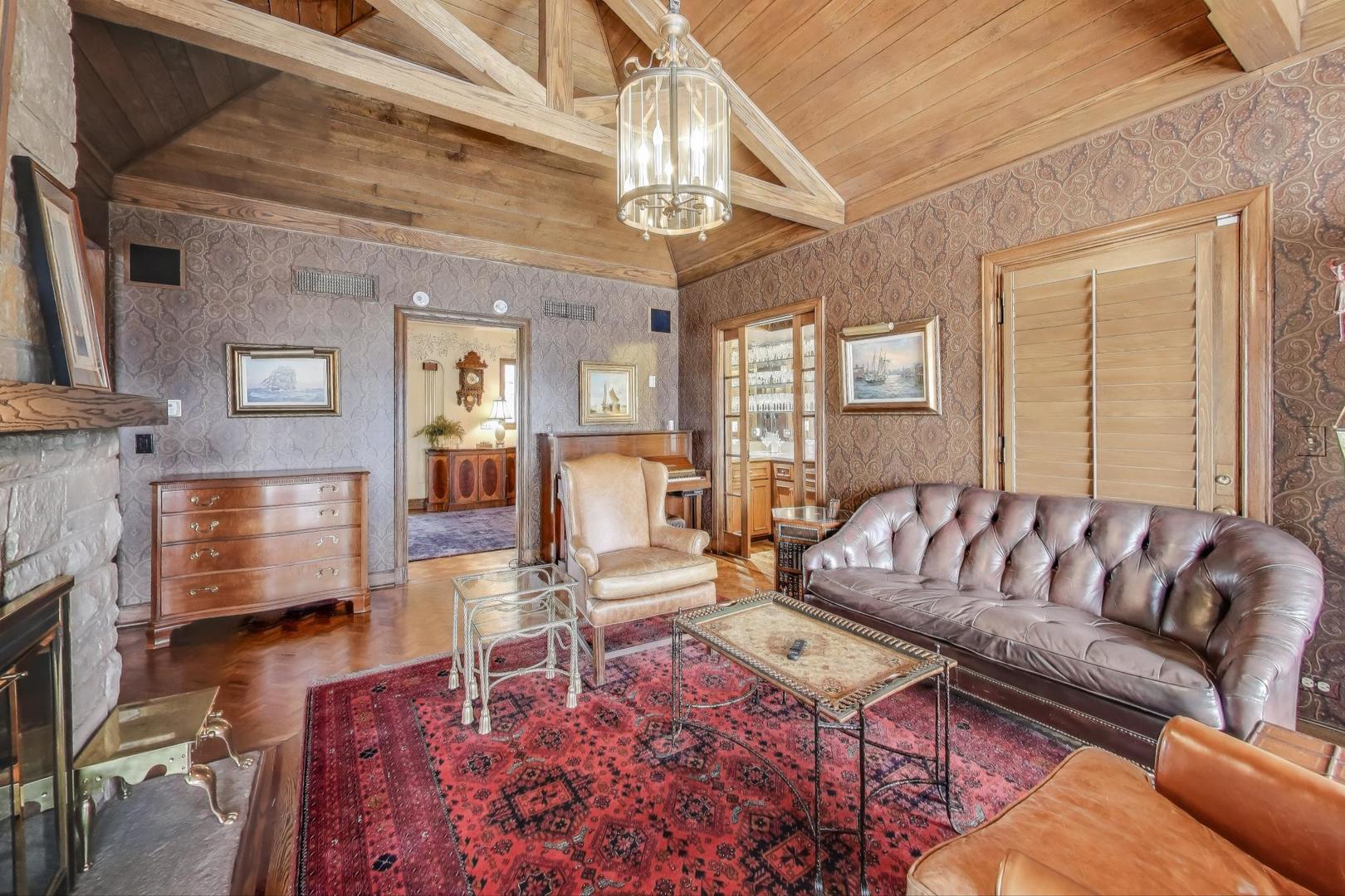 6500 Shady Lane, Burr Ridge, IL 60527