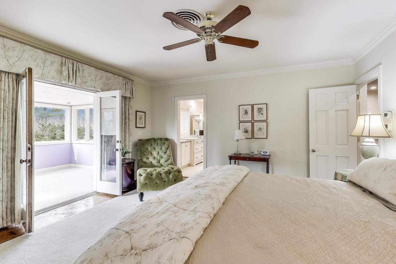 6500 Shady Lane, Burr Ridge, IL 60527