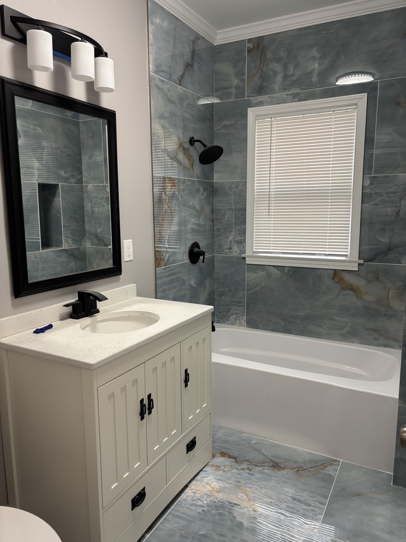 10215 S Emerald Avenue, Chicago, IL 60628