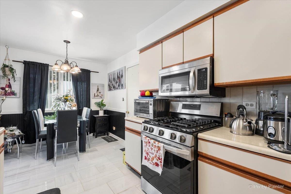 1182 Concord Drive, Elgin, IL 60120